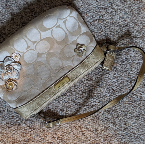 Coach Handbags - AUTHENTIC Coach Wristlet